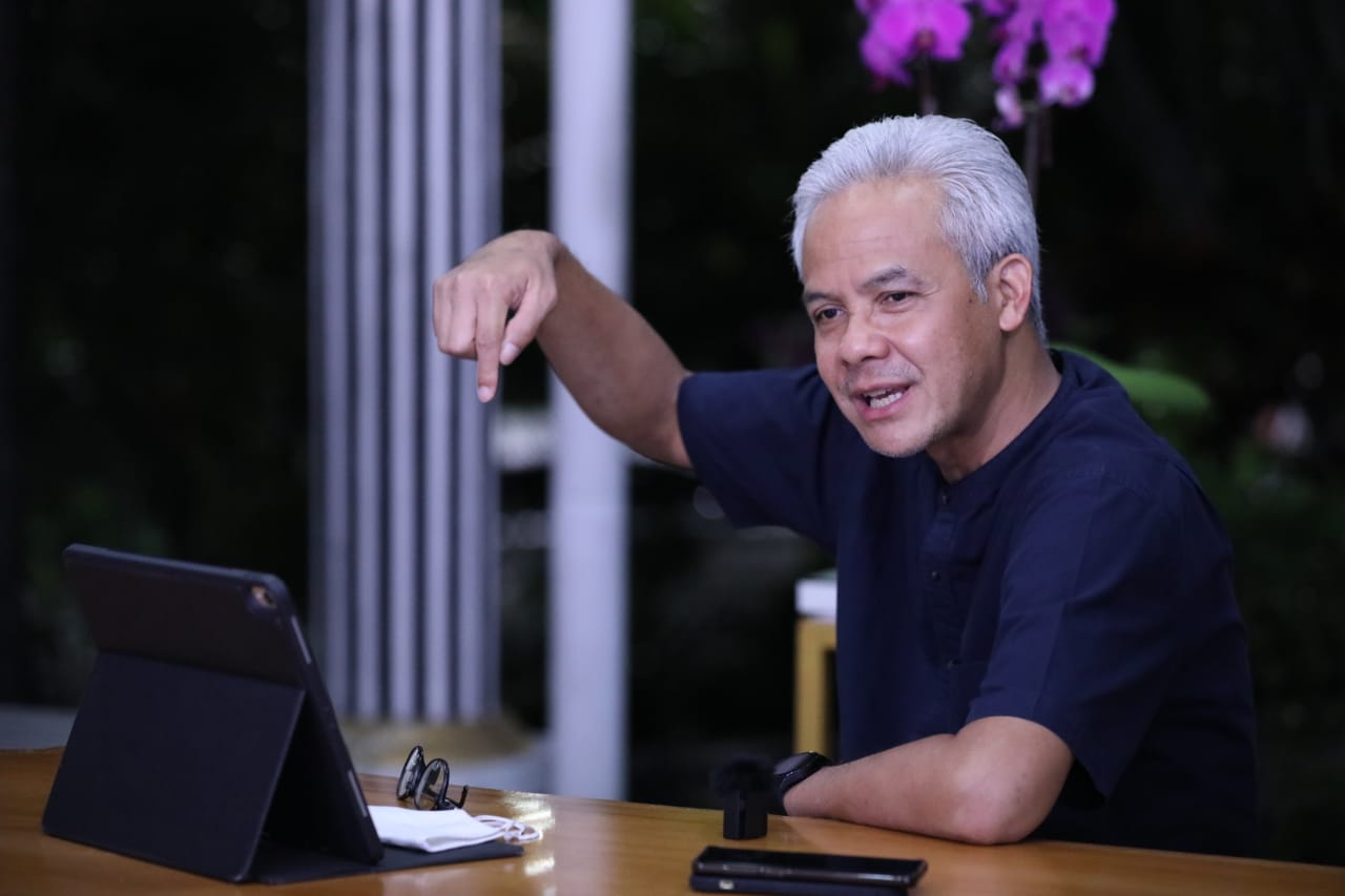 Sapa pekerja migran, Ganjar dicurhati pengantin baru hingga diminta carikan jodoh Sapa pekerja migran, Ganjar dicurhati pengantin baru hingga diminta carikan jodoh
