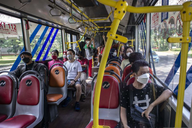 TransJakarta lakukan penyesuaian rute imbas aksi massa di Monas TransJakarta lakukan penyesuaian rute imbas aksi massa di Monas