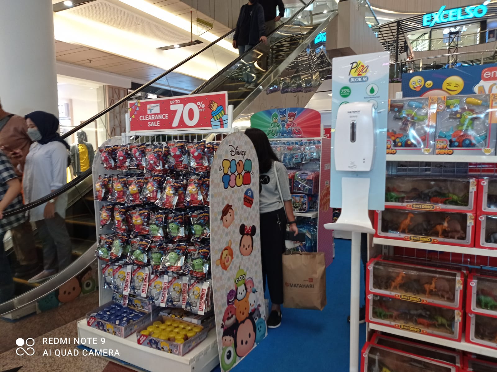 Anak-anak boleh ke mal, pasar produk mainan dan perlengkapan sekolah kembali bergairah Anak-anak boleh ke mal, pasar produk mainan dan perlengkapan sekolah kembali bergairah