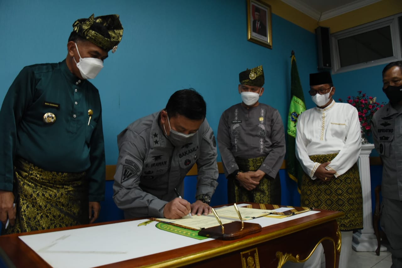 Sinergi amankan Perairan Natuna, Bakamla kerjasama dengan Pemkab Natuna Sinergi amankan Perairan Natuna, Bakamla kerjasama dengan Pemkab Natuna