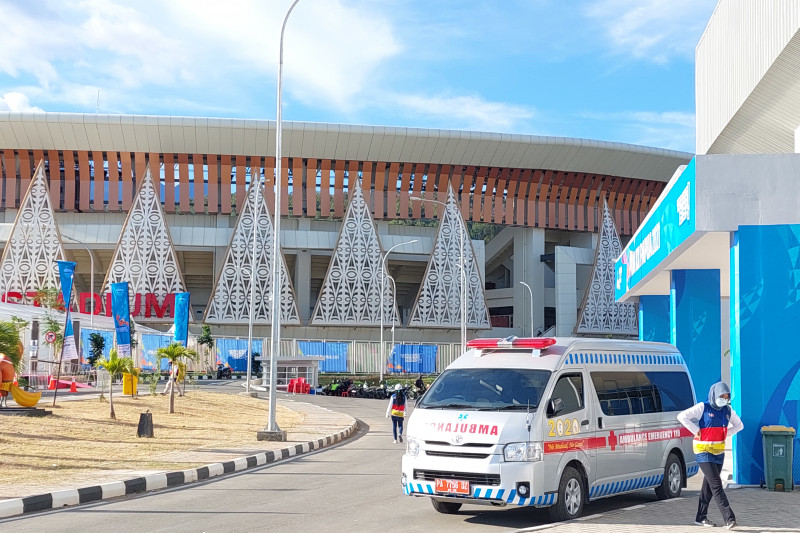 Ratusan tenaga medis disiagakan saat upacara pembukaan PON Papua Ratusan tenaga medis disiagakan saat upacara pembukaan PON Papua