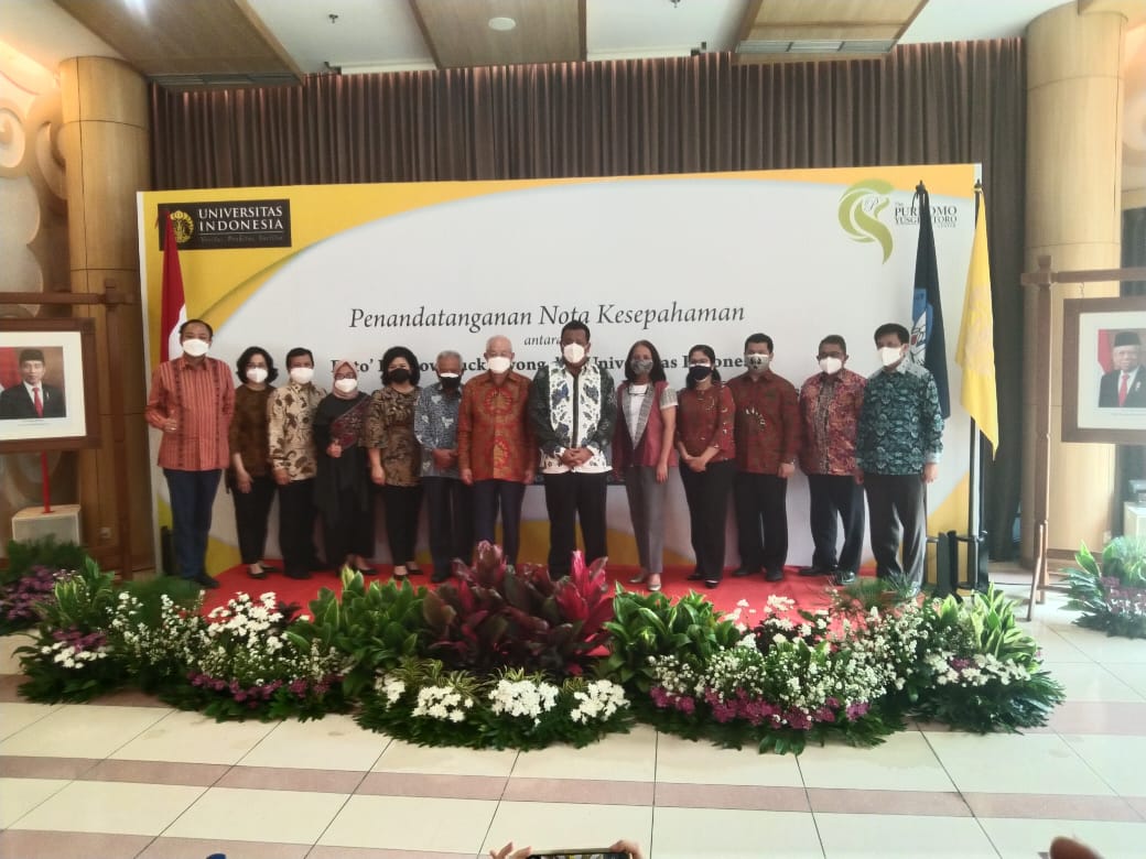 Mahasiswa UI dapat beasiswa dana abadi dari Dato Dr Low Tuck Kwong-Purnomo Yusgiantoro Center Mahasiswa UI dapat beasiswa dana abadi dari Dato Dr Low Tuck Kwong-Purnomo Yusgiantoro Center