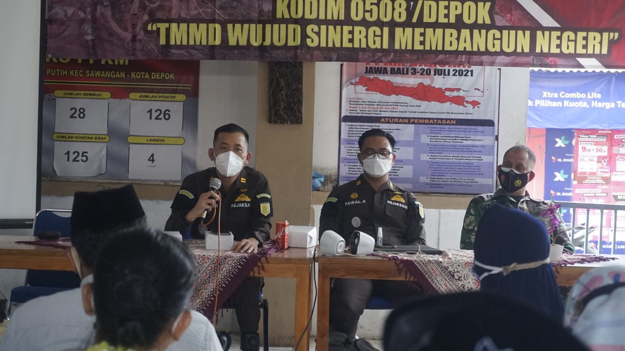 Sinergitas Kejari Depok-Kodim 0508/Depok di TMMD ke-112 suluh hukum warga Sinergitas Kejari Depok-Kodim 0508/Depok di TMMD ke-112 suluh hukum warga