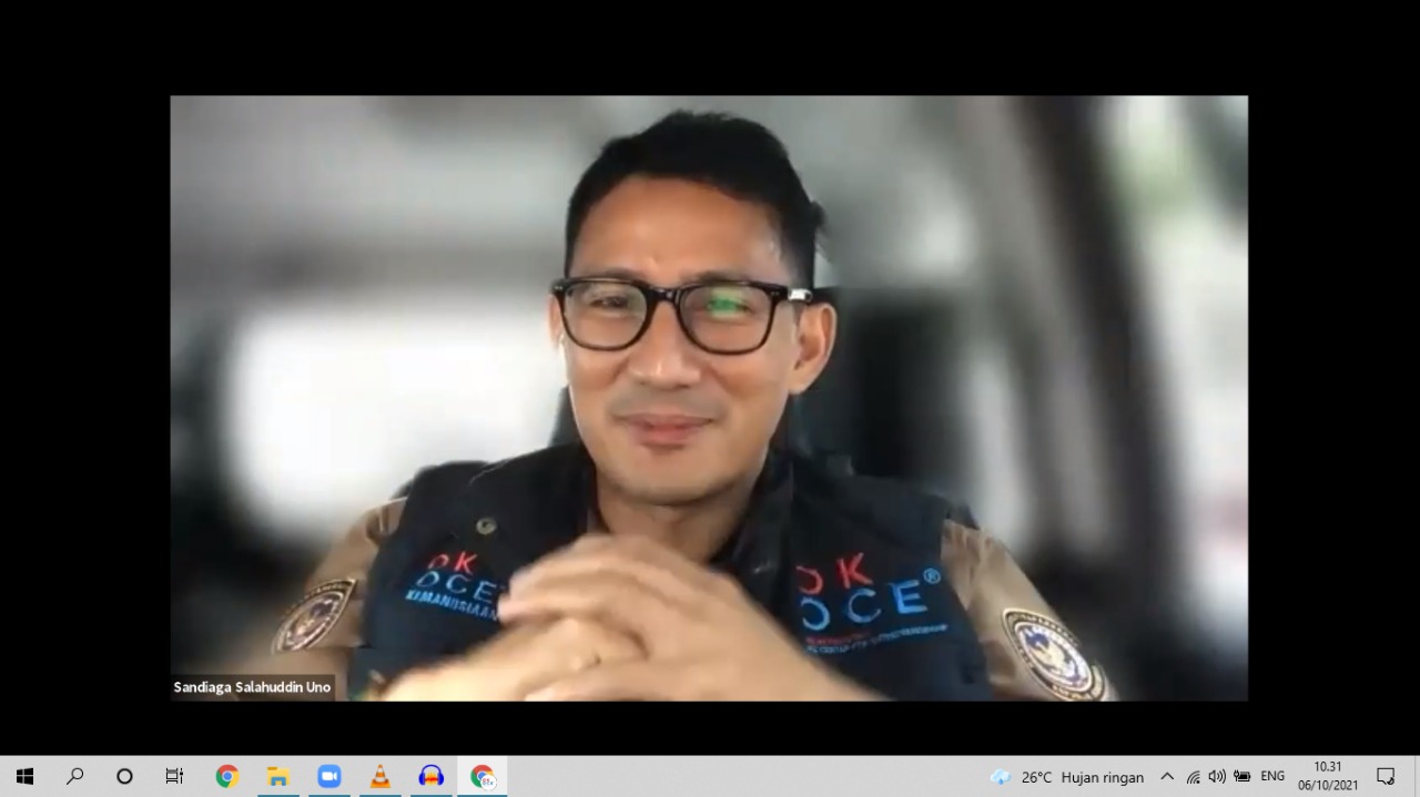 Sandiaga Uno berikan beras kemanusiaan bagi penghafal Al Quran Sandiaga Uno berikan beras kemanusiaan bagi penghafal Al Quran