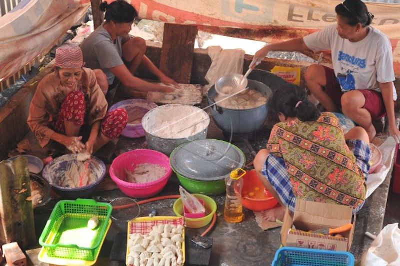 PT Pos Indonesia beri tarif khusus pengiriman pempek