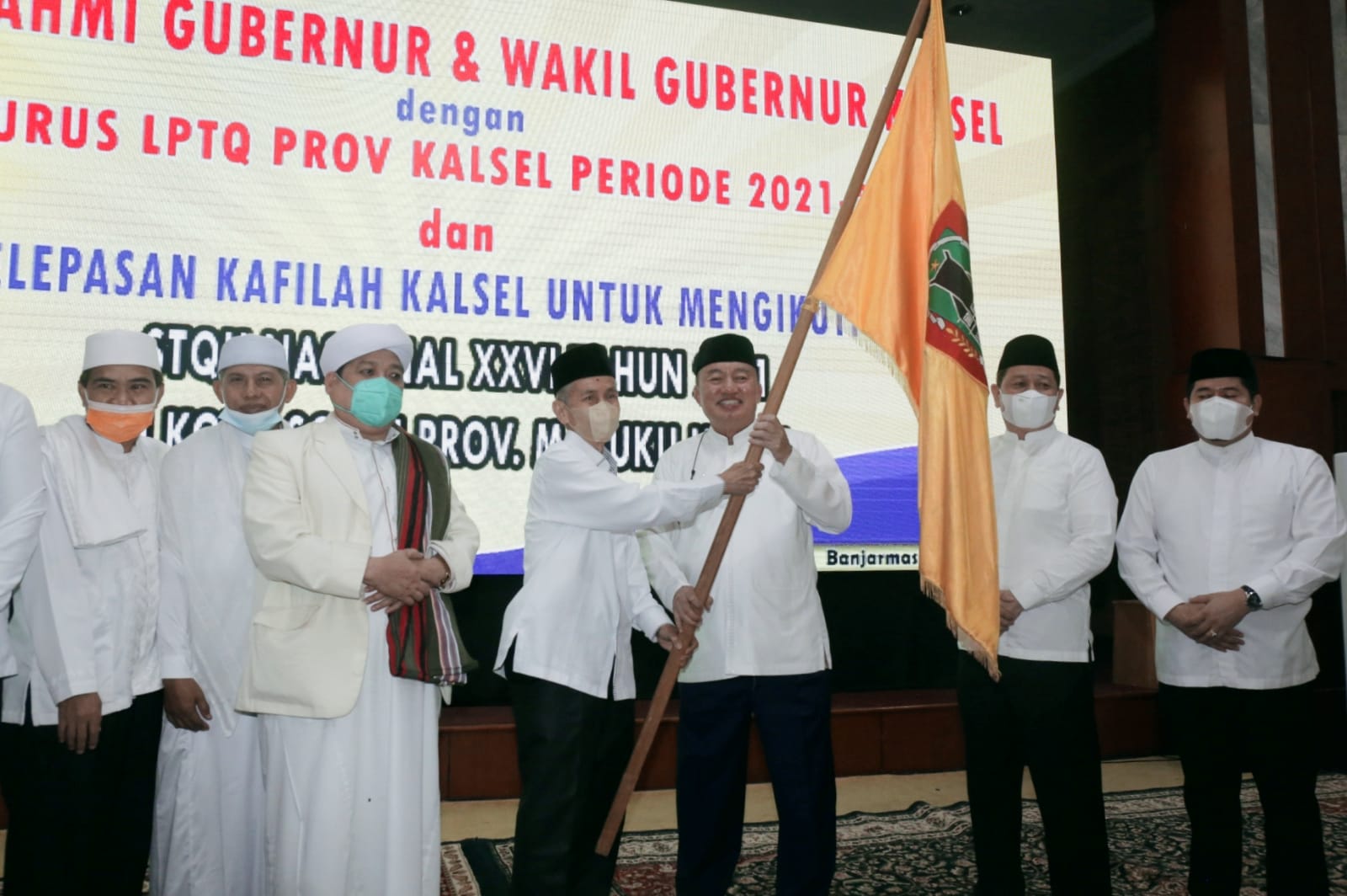 Pelepasan Kafilah STQH Kalsel diawali dengan salat hajat Pelepasan Kafilah STQH Kalsel diawali dengan salat hajat