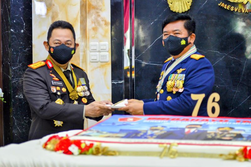 Kapolri: Sinergitas TNI-Polri kekuatan strategi hadapi tantangan