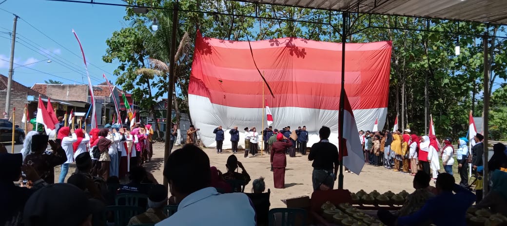 Unik! Petugas upacara HUT ke-77 RI di Desa Dusun Kluwih, Sukoharjo libatkan lansia Unik! Petugas upacara HUT ke-77 RI di Desa Dusun Kluwih, Sukoharjo libatkan lansia