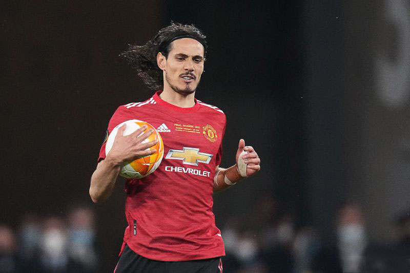 Edinson Cavani resmi berlabuh ke Valencia