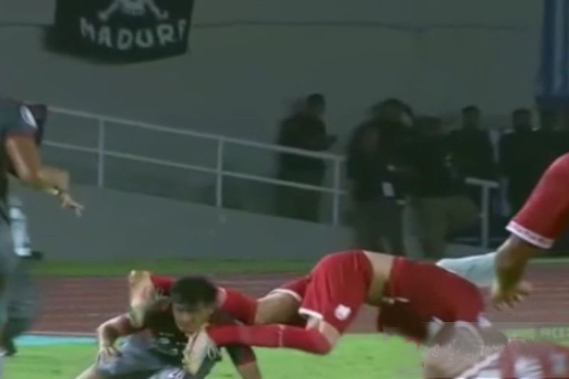 Madura United sayangkan tindakan tidak sportif di Stadion Manahan