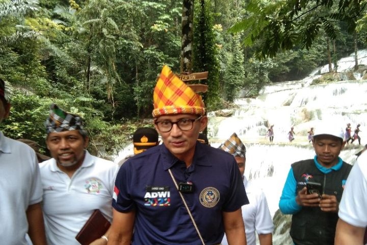 Menparekraf bantu penguatan jaringan internet wisata Air Terjun Moramo