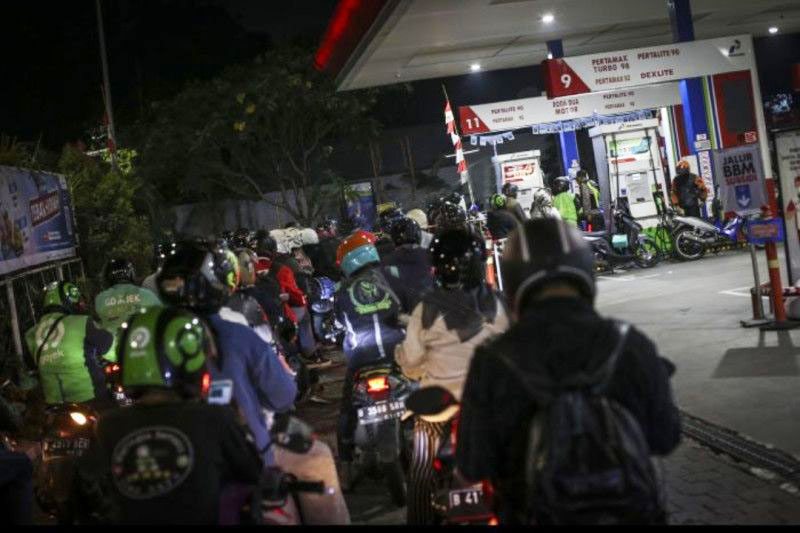 Ekonom sebut kenaikan BBM untuk mengatasi subsidi salah sasaran