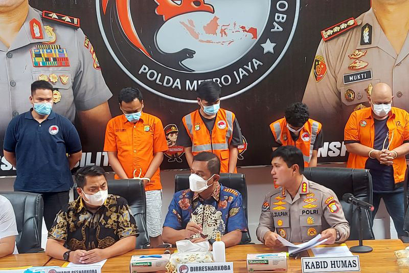 Penyelundup biji kokain ke luar negeri gunakan kamuflase boneka jari
