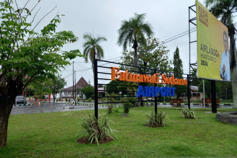 Armada penerbangan pesawat di Bengkulu menurun akibat harga tiket naik Armada penerbangan pesawat di Bengkulu menurun akibat harga tiket naik