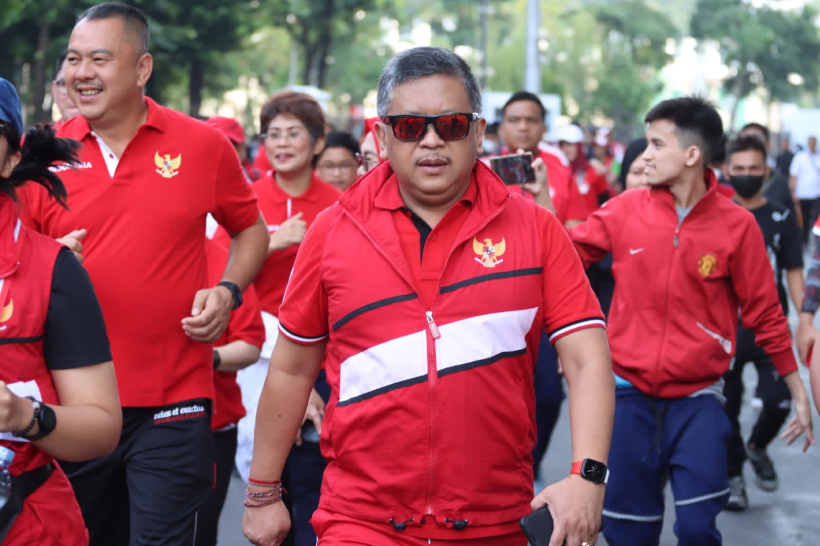 Rayakan HUT Kemerdekaan, Hasto dan Puan jogging dengan media di GBK Rayakan HUT Kemerdekaan, Hasto dan Puan jogging dengan media di GBK