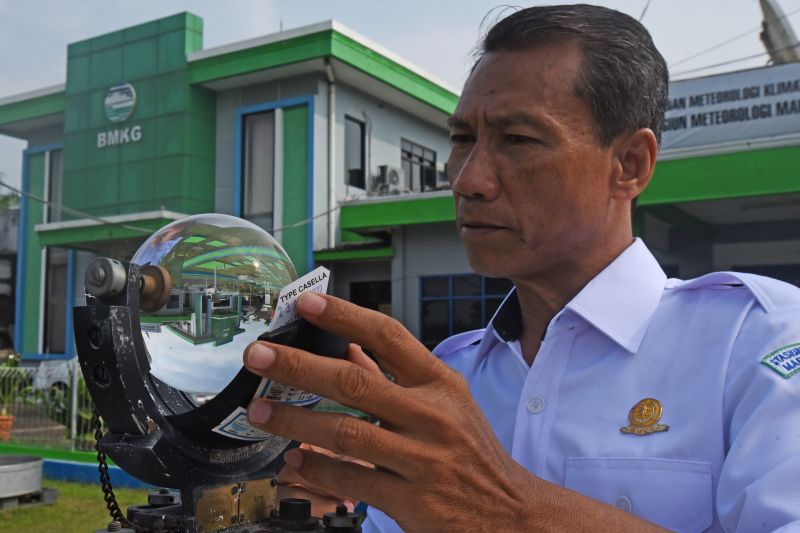 BMKG prediksi sebagian besar daerah di Indonesia cerah berawan Rabu BMKG prediksi sebagian besar daerah di Indonesia cerah berawan Rabu