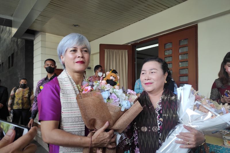 Irma Hutabarat: Mendiang Brigadir J akan menikah setelah wisuda