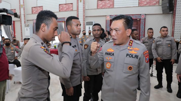 Kapolda Sumut lepas 30 Bintara Noken kembali ke Papua Kapolda Sumut lepas 30 Bintara Noken kembali ke Papua