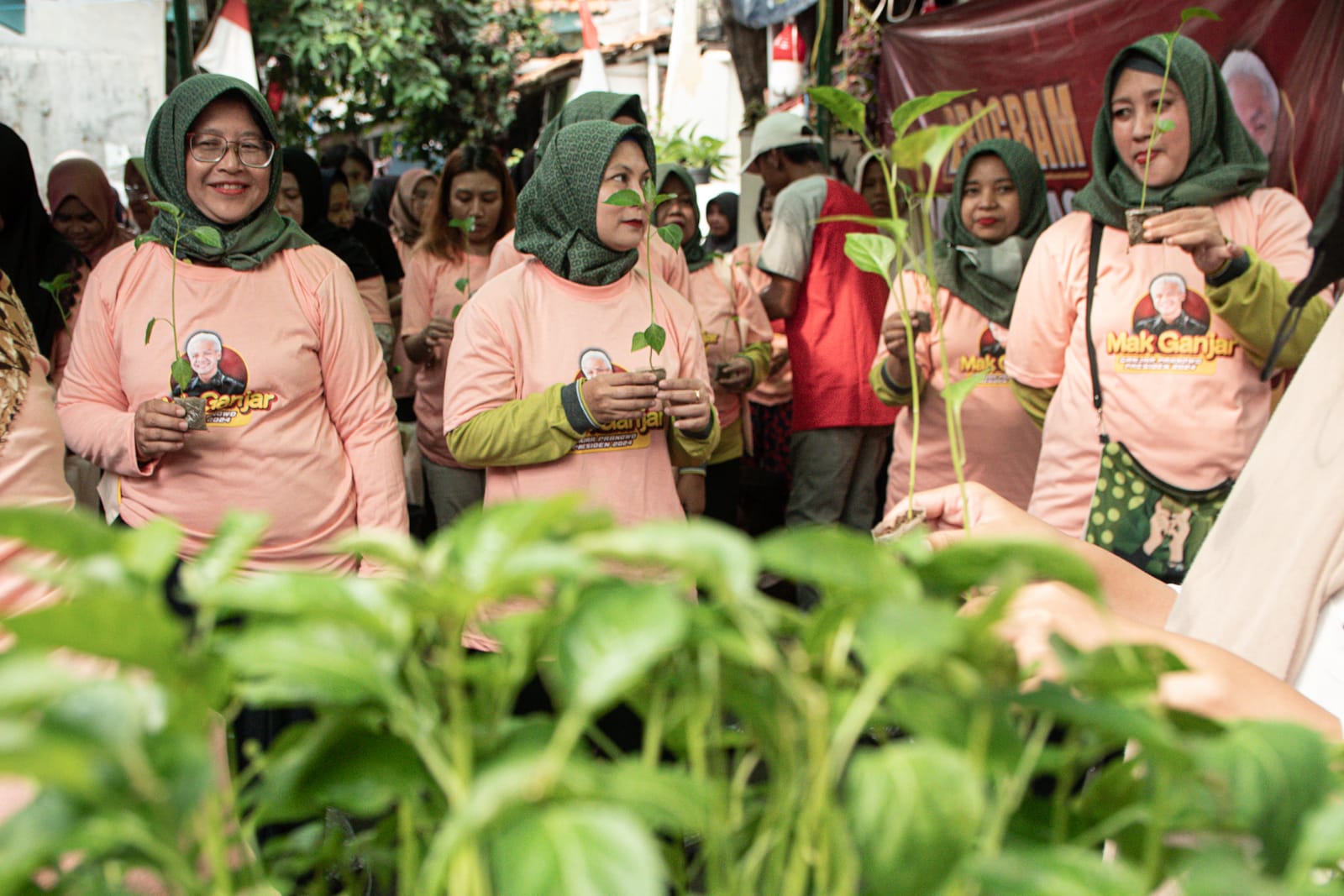 Meriah, ratusan warga Cengkareng dukung program Petik Masak Relawan Mak Ganjar