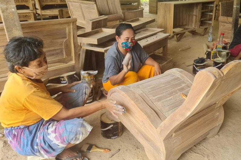 Pengusaha mebel Jepara gandeng empat produsen penuhi Lapak Ganjar Pengusaha mebel Jepara gandeng empat produsen penuhi Lapak Ganjar