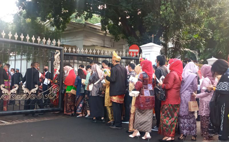 Tamu undangan mulai memasuki Istana Merdeka ikuti upacara HUT Ke-77 RI