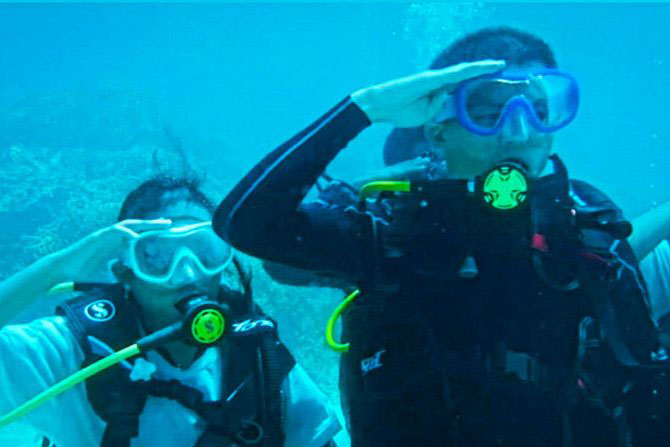 Penyelam anak ikut pecahkan rekor MURI upacara bawah laut TNI AL