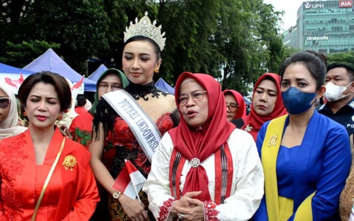 Bhayangkari dan Polwan Poldasu ikuti Semarak Gebyar Kebaya Nasional Bhayangkari dan Polwan Poldasu ikuti Semarak Gebyar Kebaya Nasional