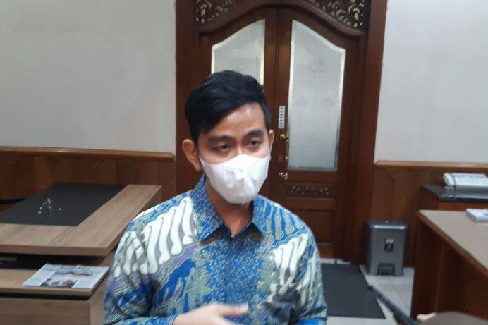 Wali Kota Surakarta kembali bertugas di Balai Kota usai isoman sepekan