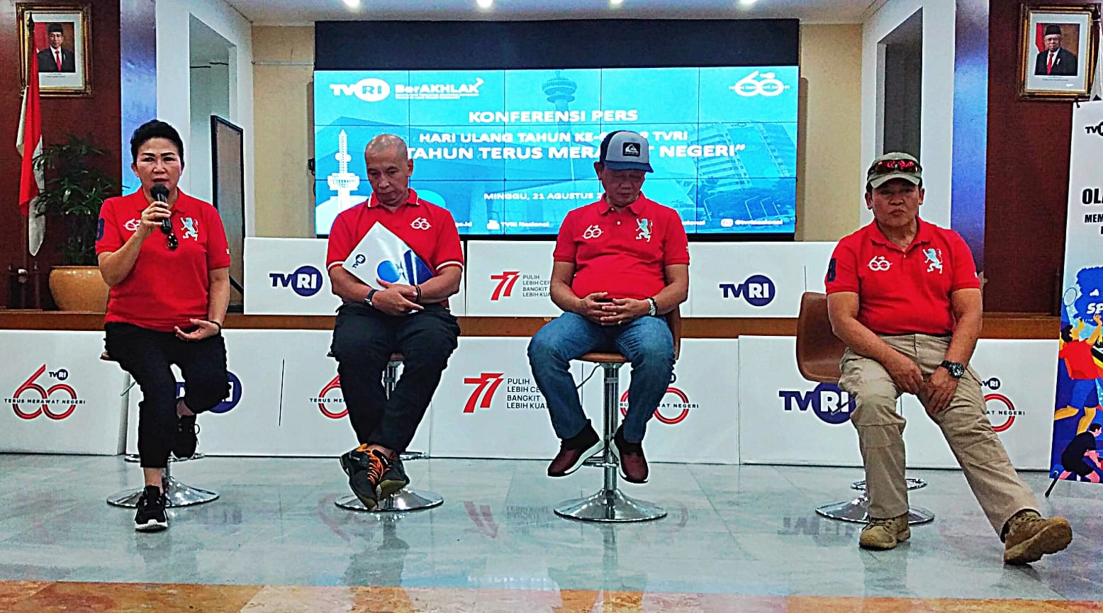 GM Utut Adianto bakal catur simultan di HUT ke-60 TVRI GM Utut Adianto bakal catur simultan di HUT ke-60 TVRI