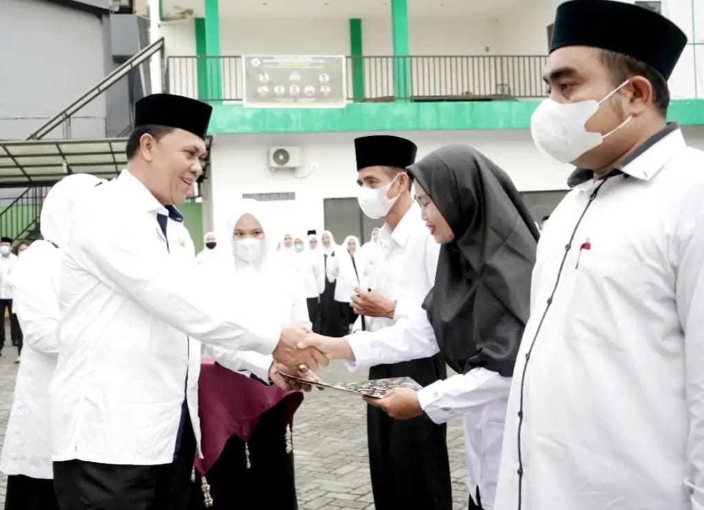 196 guru di lingkungan Kanwil Kemenagsu terima SK PPPK