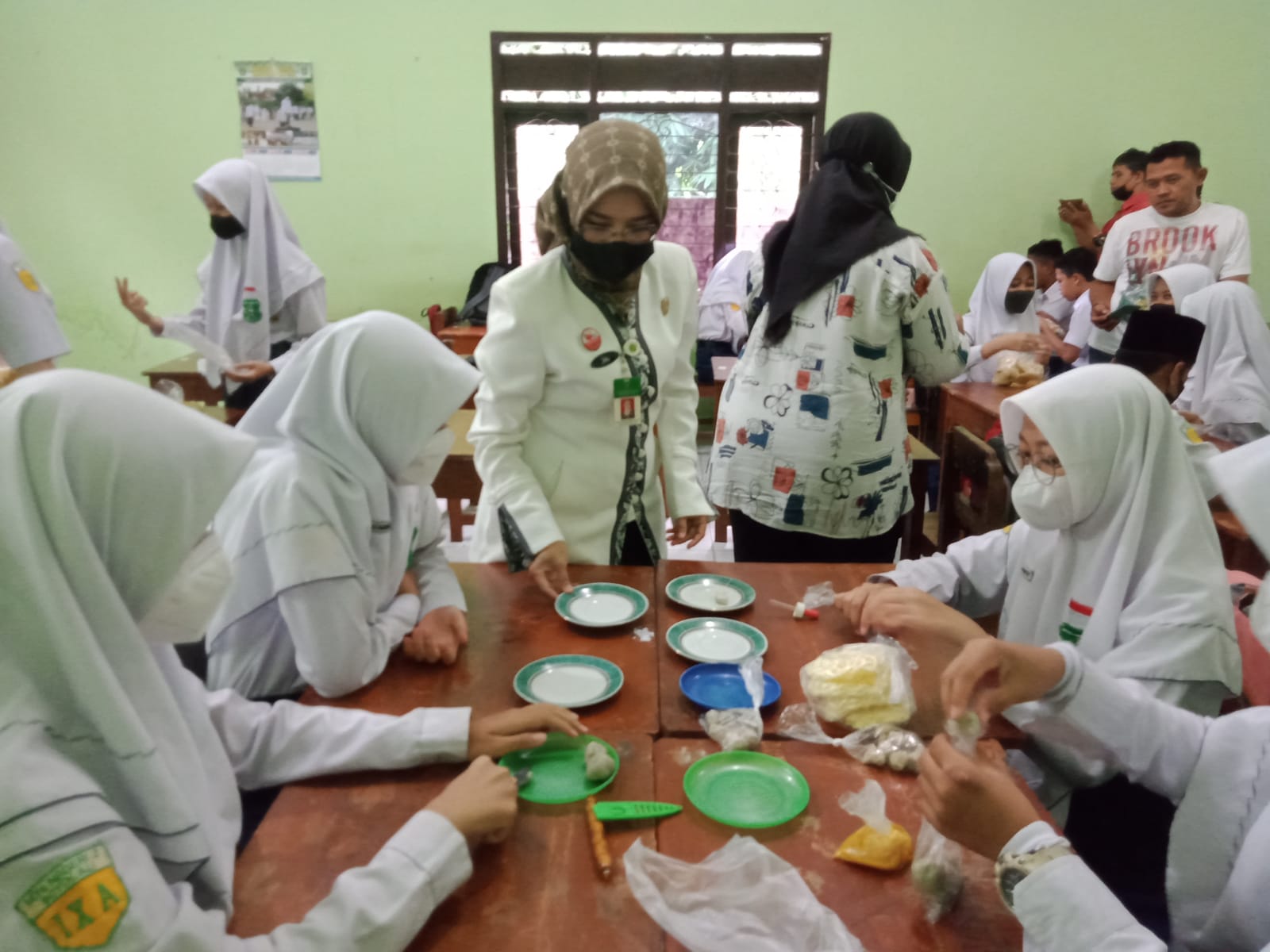 Jaga kesehatan, siswa MTs di Boyolali uji makanan mengandung boraks Jaga kesehatan, siswa MTs di Boyolali uji makanan mengandung boraks