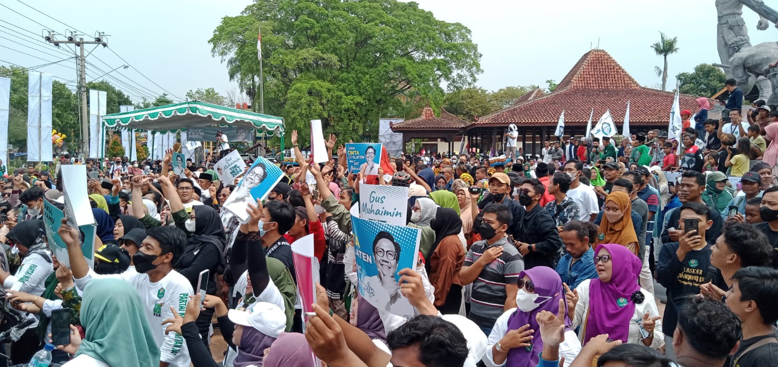 Cak Imin datang ke Festival Klaten, ribuan relawan heboh Cak Imin datang ke Festival Klaten, ribuan relawan heboh