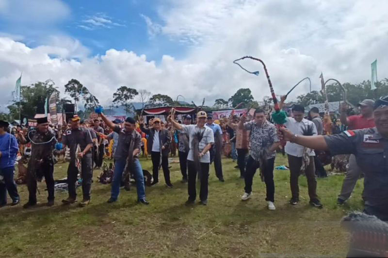 40 kelompok seni kuda kepang meriahkan Gerebek Suro di Rejang Lebong
