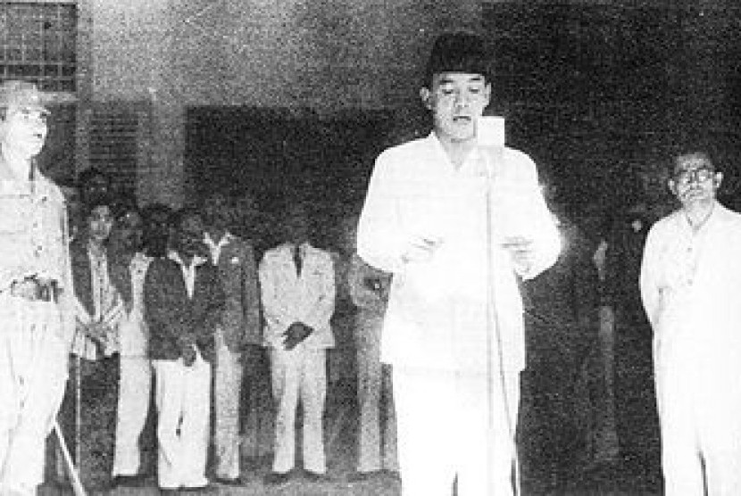 17 Agustus 1945: Proklamasi 17 Agustus 1945 di bulan Ramadan 17 Agustus 1945: Proklamasi 17 Agustus 1945 di bulan Ramadan
