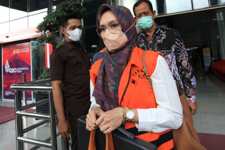 KPK sita aset milik Puput Tantriana Sari senilai Rp104,8 miliar KPK sita aset milik Puput Tantriana Sari senilai Rp104,8 miliar