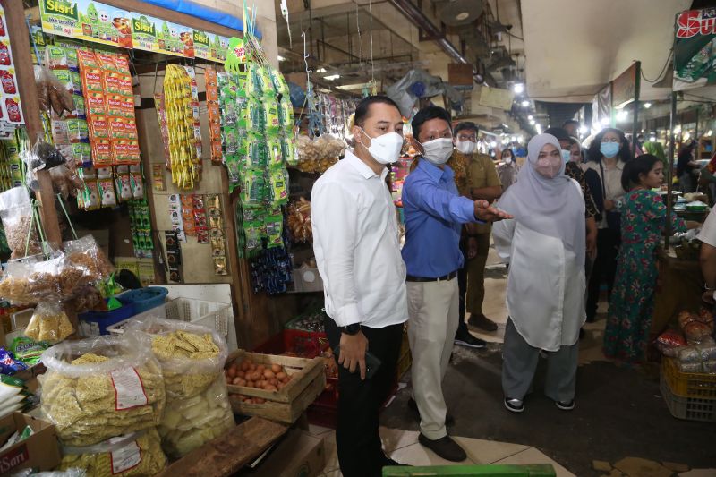 Pemkot Surabaya optimalkan operasi pasar guna stabilkan harga telur Pemkot Surabaya optimalkan operasi pasar guna stabilkan harga telur