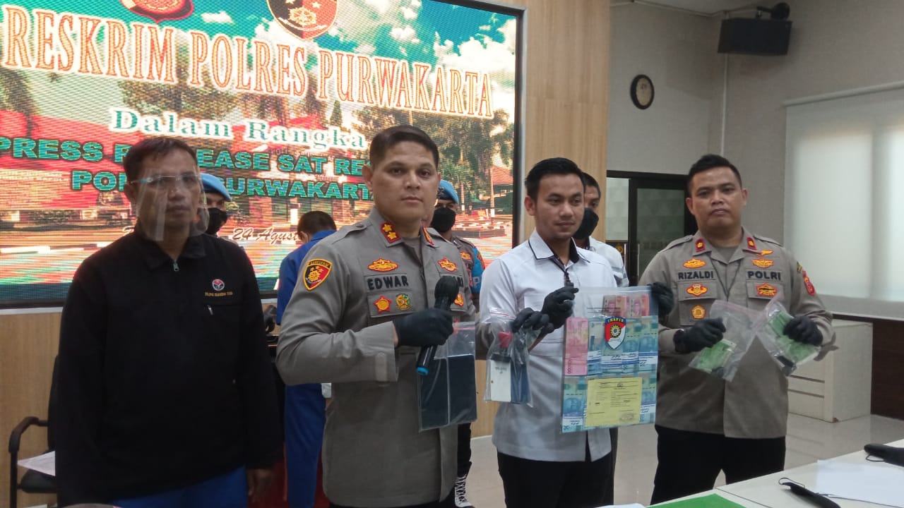 Korupsi Dana Desa, aparat desa di Purwakarta diamankan petugas Korupsi Dana Desa, aparat desa di Purwakarta diamankan petugas