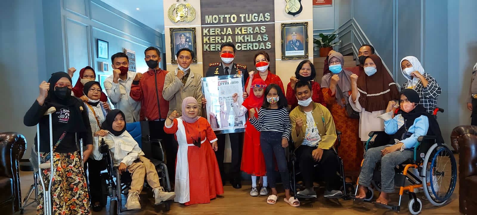 Bapak Disabilitas, kado khusus di HUT ke-77 RI untuk Kapolresta Malang Kota Bapak Disabilitas, kado khusus di HUT ke-77 RI untuk Kapolresta Malang Kota