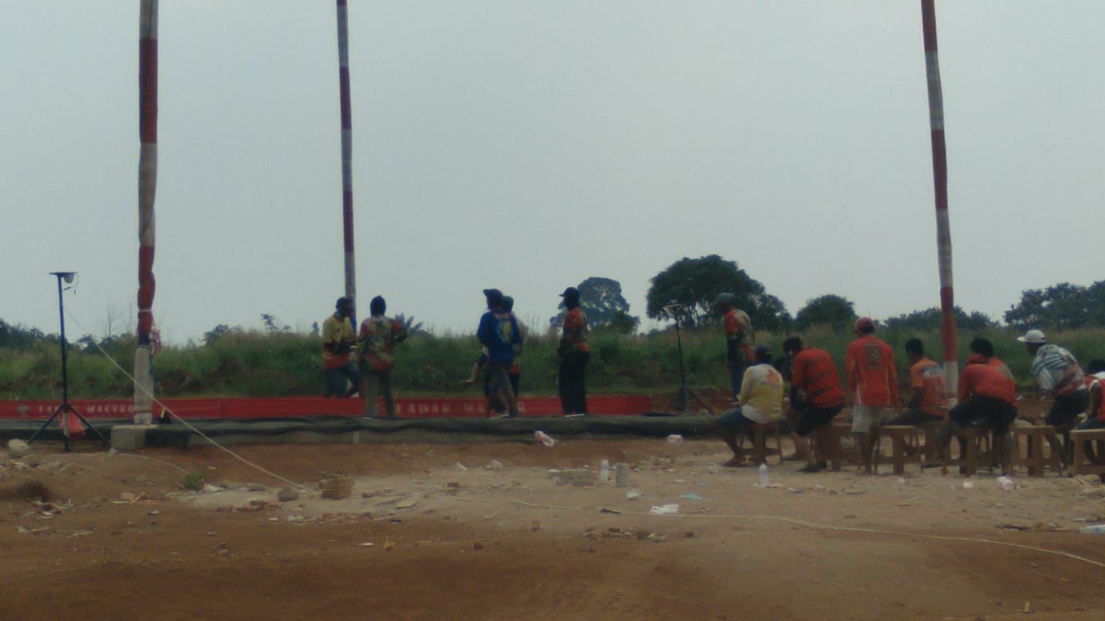 Peringati HUT ke-77 RI, ribuan peserta komunitas merpati kolong gelar lomba Peringati HUT ke-77 RI, ribuan peserta komunitas merpati kolong gelar lomba