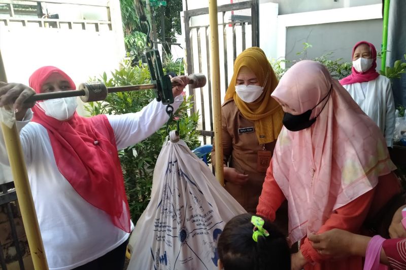 Apakah anak kita sudah dapat imunisasi tambahan? Apakah anak kita sudah dapat imunisasi tambahan?