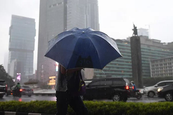BMKG prakirakan lima wilayah Jakarta hujan pada Minggu siang