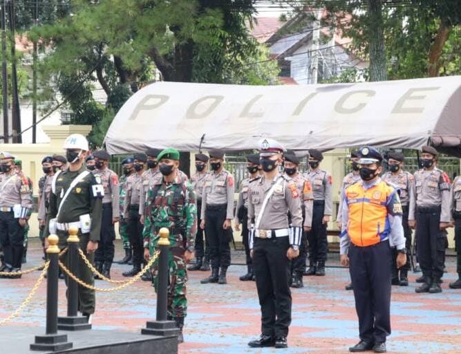 Polres Subang gelar apel pasukan Operasi Ketupat Lodaya 2022 Polres Subang gelar apel pasukan Operasi Ketupat Lodaya 2022