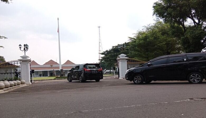 Presiden Jokowi tiba di Gedung Agung bersiap berlebaran di Yogyakarta Presiden Jokowi tiba di Gedung Agung bersiap berlebaran di Yogyakarta