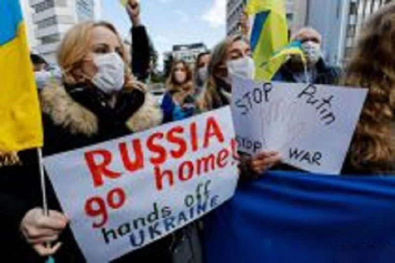 Jepang pertimbangkan pembatasan impor batubara dari Rusia