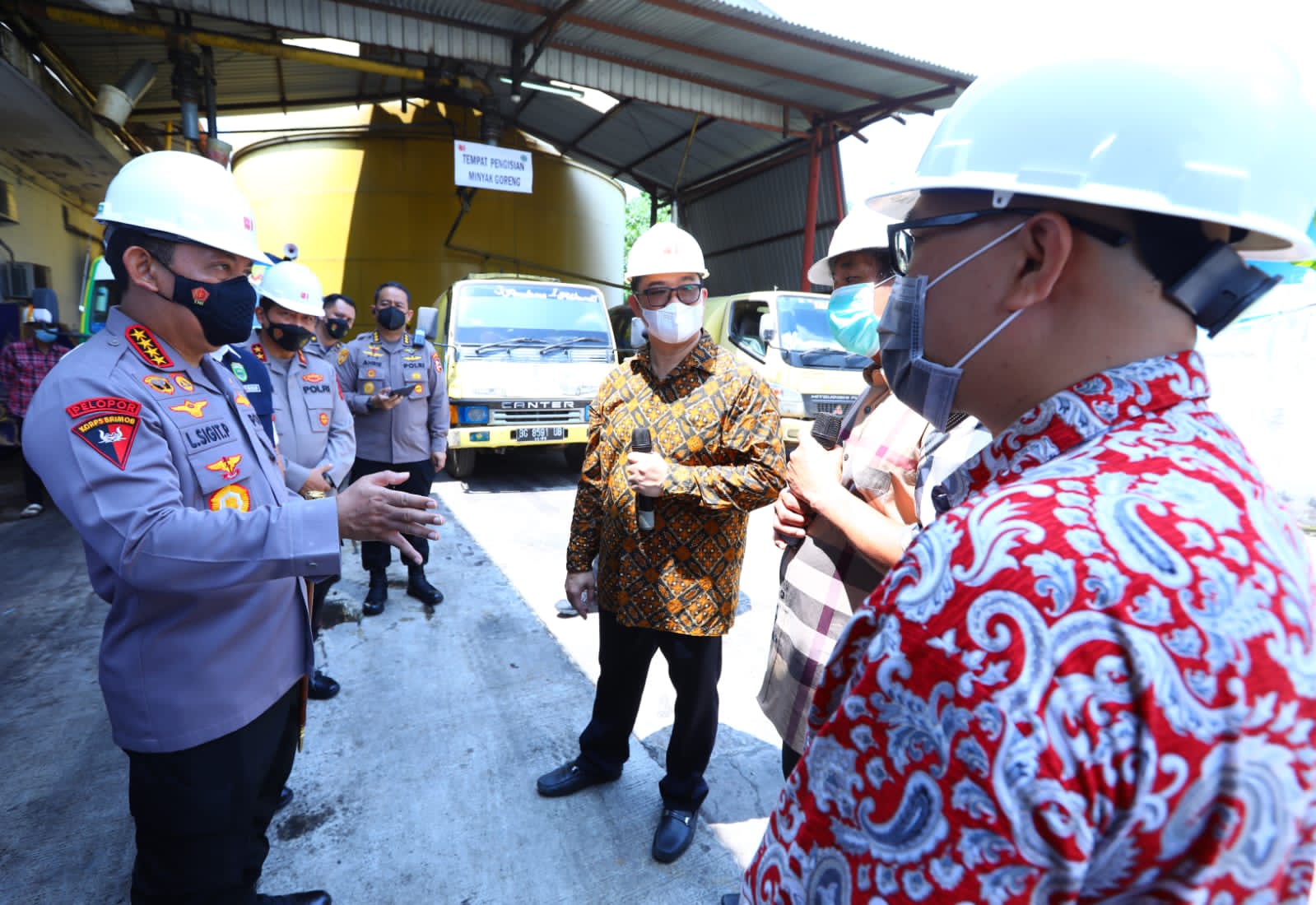 Tinjau pabrik di Palembang, Kapolri minta produksi minyak curah ditingkatkan Tinjau pabrik di Palembang, Kapolri minta produksi minyak curah ditingkatkan