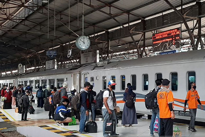 KAI beri diskon tarif hingga 60 persen untuk tiga KA asal Purwokerto KAI beri diskon tarif hingga 60 persen untuk tiga KA asal Purwokerto