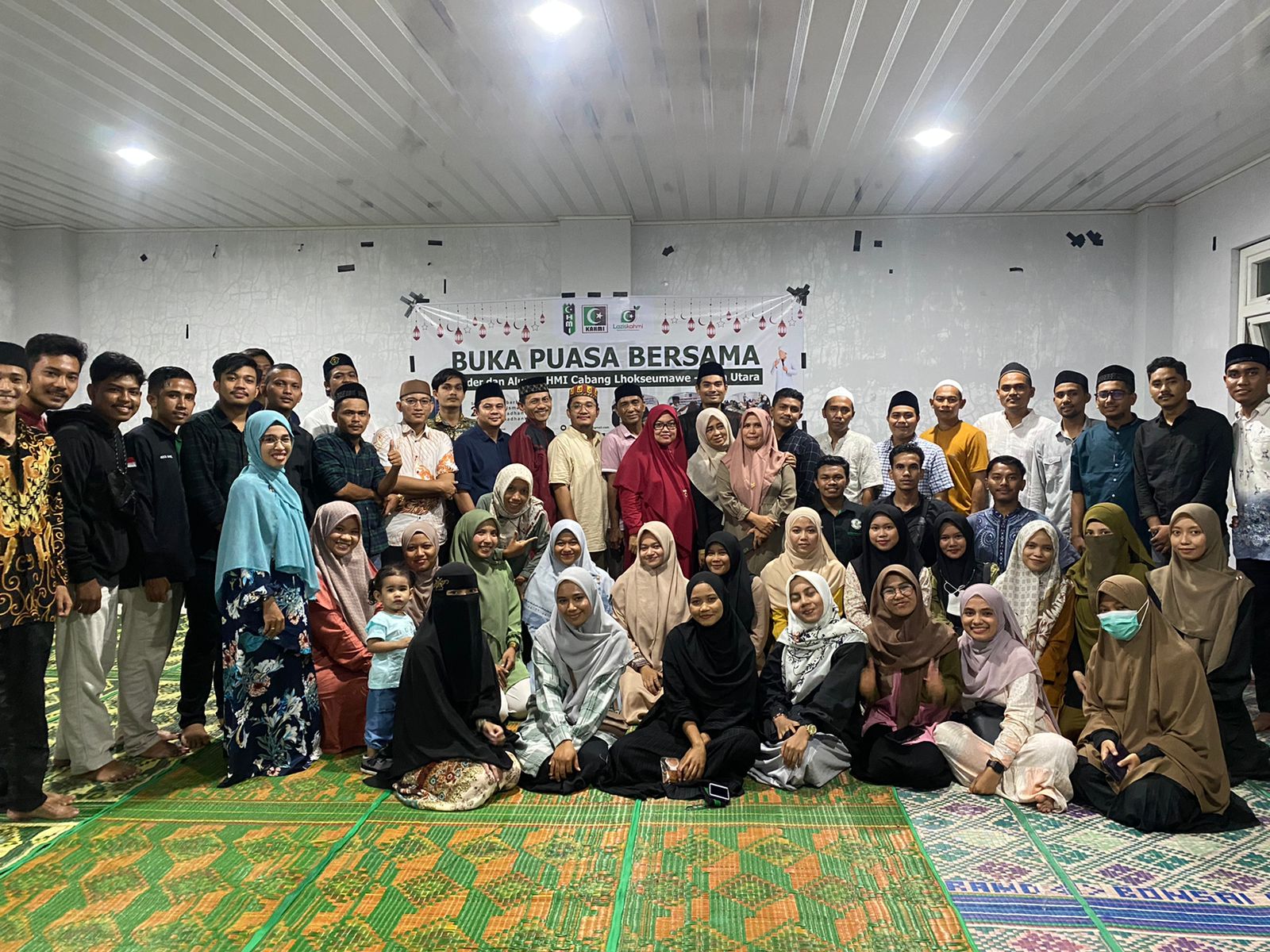 HMI dan KAHMI Lhokseumawe gelar kegiatan kemanusiaan di bulan Ramadan HMI dan KAHMI Lhokseumawe gelar kegiatan kemanusiaan di bulan Ramadan