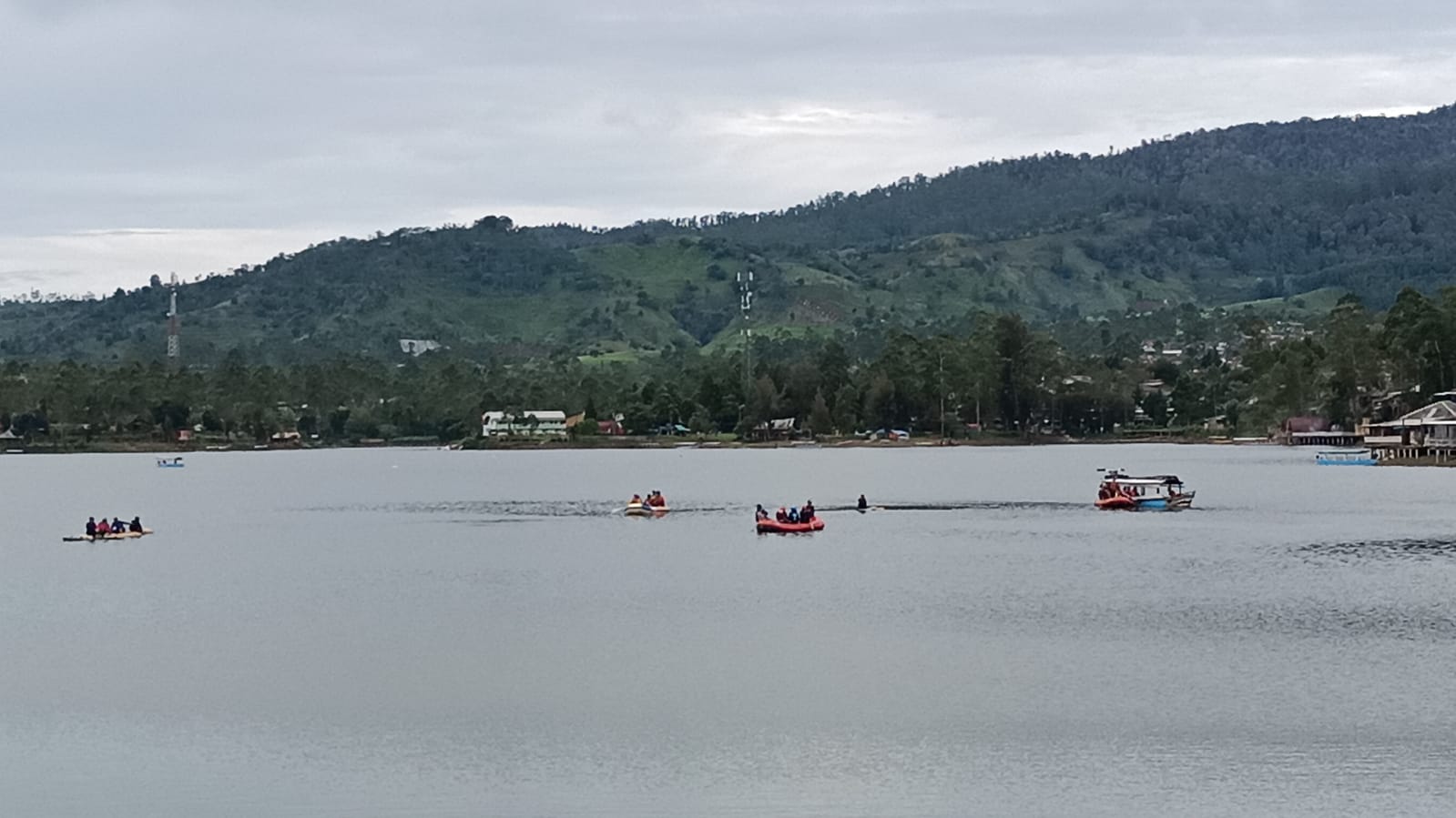 Tim SAR gabungan masih cari satu orang tenggelam di Danau Situ Cileunca, Bandung Tim SAR gabungan masih cari satu orang tenggelam di Danau Situ Cileunca, Bandung