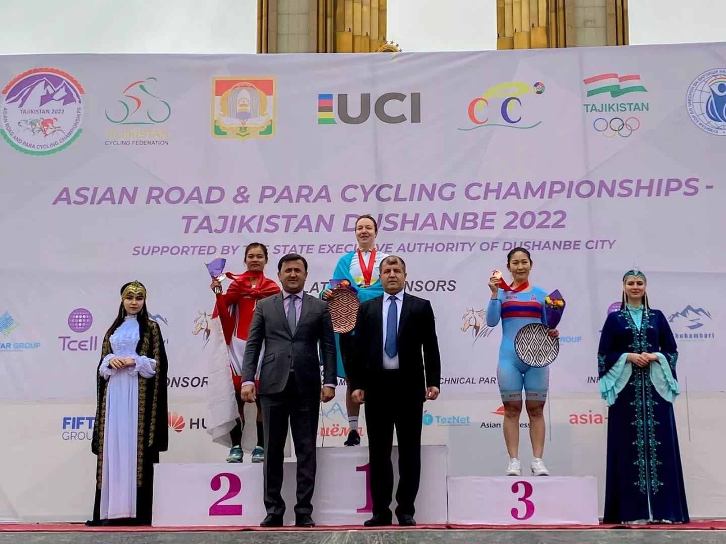 Raih perak, pesepeda Ayustina Delia dapat ucapan selamat dari Dubes Fadjroel Raih perak, pesepeda Ayustina Delia dapat ucapan selamat dari Dubes Fadjroel