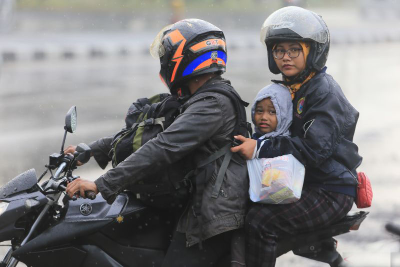 BMKG keluarkan peringatan hujan lebat di sejumlah wilayah Indonesia